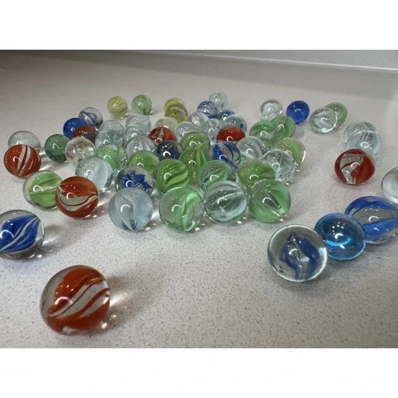 Vintage Style Glass Marbles Bulk Lot Cats Eye Swirl Mixed Colors 60+ Pieces - Picture 2 of 5